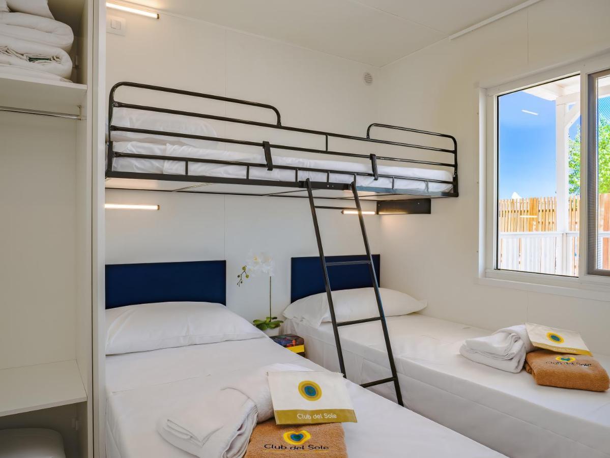 Club Del Sole Pini Boutique Resort Punta Marina Exteriör bild